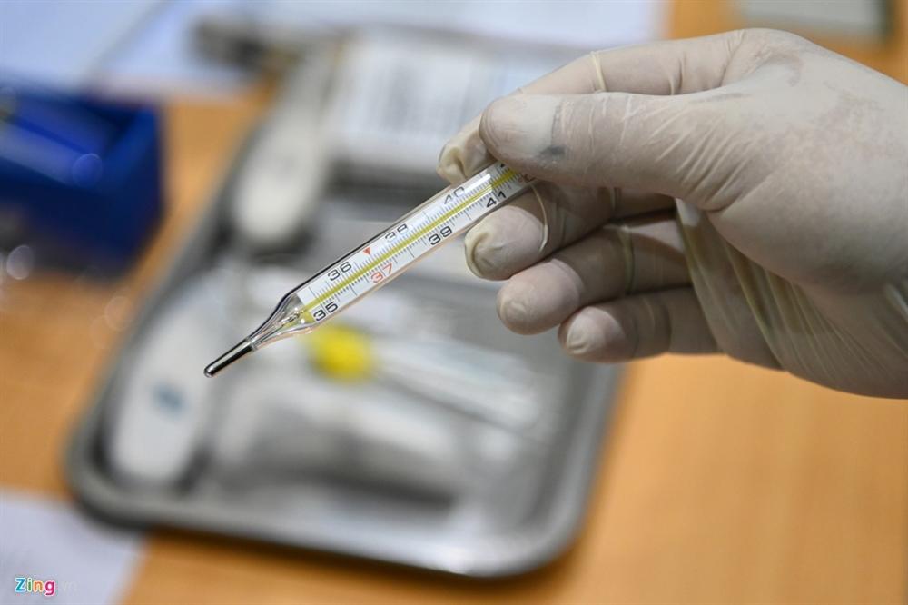 Đo thân nhiệt, cách ly 14 ngày toàn bộ người Việt về từ Trung Quốc-4