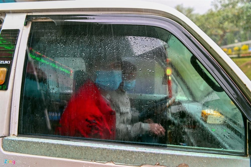 Đo thân nhiệt, cách ly 14 ngày toàn bộ người Việt về từ Trung Quốc-7