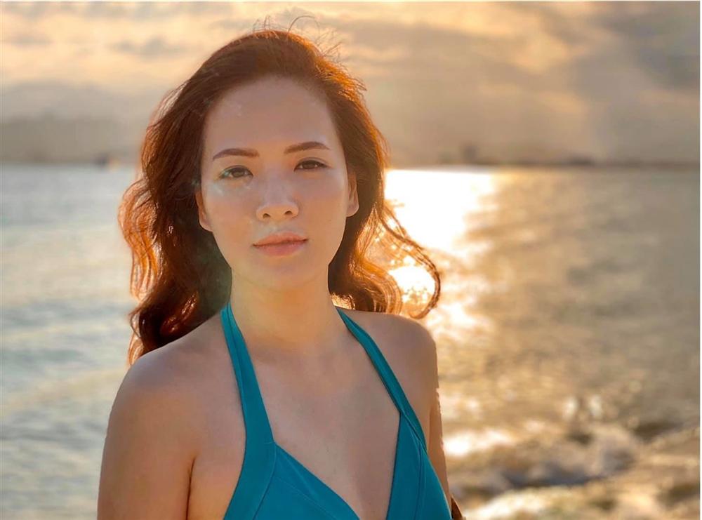 Đan Lê khoe ảnh bikini trẻ trung ăn đứt gái 20-4