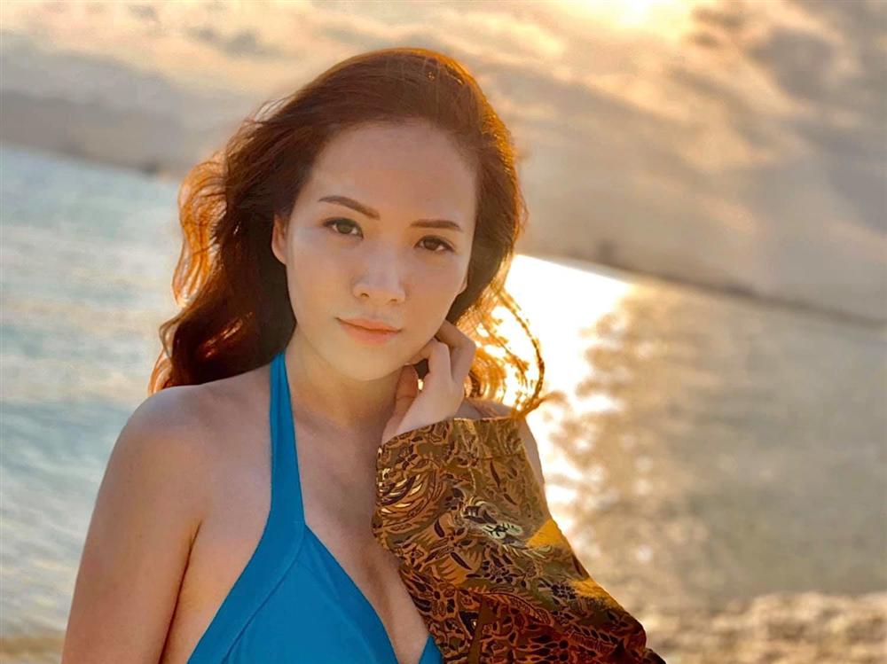 Đan Lê khoe ảnh bikini trẻ trung ăn đứt gái 20-5