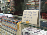 Chủ cửa hàng tại chợ thuốc Hapulico giải thích lí do treo biển không bán khẩu trang-2