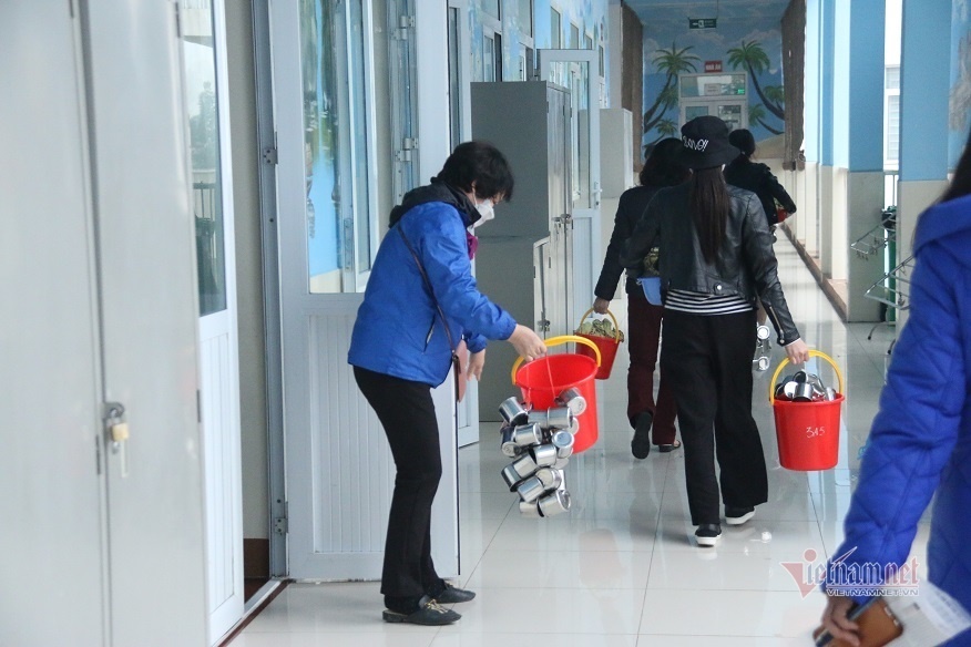 Giáo viên luộc khăn, chia rau...ngày nghỉ học phòng dịch virus corona-6