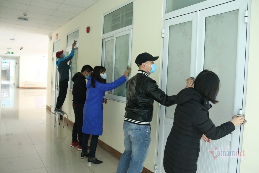 Giáo viên luộc khăn, chia rau...ngày nghỉ học phòng dịch virus corona-16