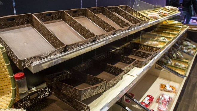 Sợ virus corona, người Hong Kong ‘khoắng sạch’ siêu thị để tích trữ-1