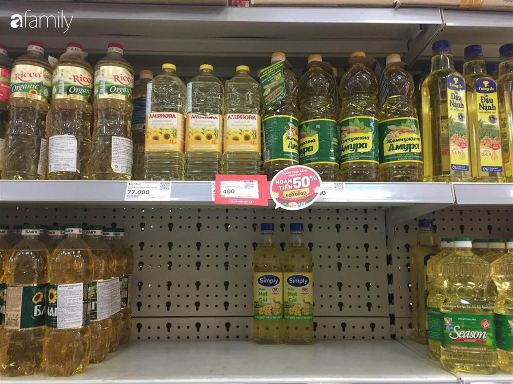 Siêu thị ở Hà Nội đắt hàng sau Tết, các sản phẩm đồ khô và mì gói được mua nhiều nhất nhưng nhìn chung giá bán không tăng-14