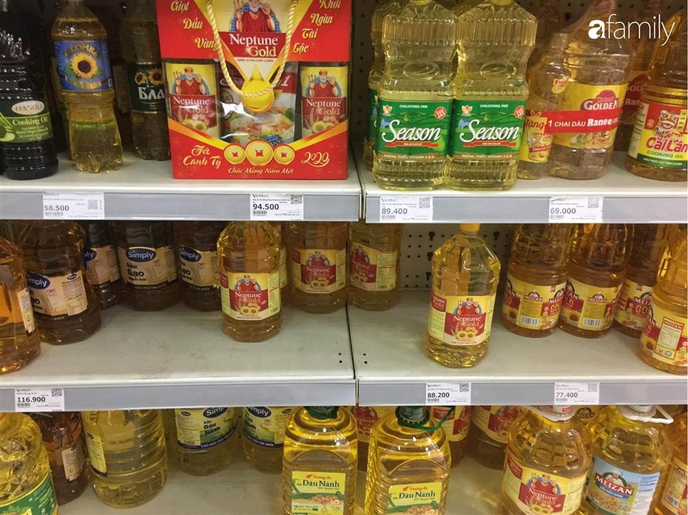 Siêu thị ở Hà Nội đắt hàng sau Tết, các sản phẩm đồ khô và mì gói được mua nhiều nhất nhưng nhìn chung giá bán không tăng-15