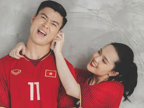 Duy Mạnh - Quỳnh Anh lại khiến các fan thổn thức với nụ hôn ngọt lịm và đầy lãng mạn khi chụp ảnh cưới-3