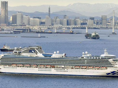 Nhật Bản xác nhận thêm 41 trường hợp nhiễm virus corona trên du thuyền 3.700 người-2