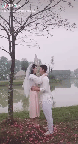 Duy Mạnh - Quỳnh Anh lại khiến các fan thổn thức với nụ hôn ngọt lịm và đầy lãng mạn khi chụp ảnh cưới-1