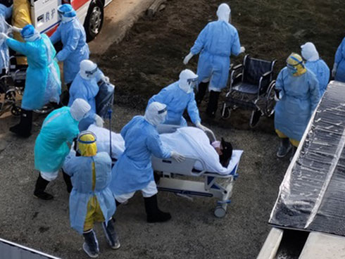 Nỗi khổ cực khó ai thấu ở các công nhân xây dựng bệnh viện dã chiến tại ổ dịch Vũ Hán: Giờ giải lao và giấc ngủ ngon bỗng hóa xa xỉ-8