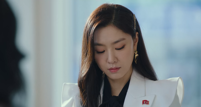 Hôn thê của Hyun Bin lên đồ kiểu nữ CEO và khiến người ta đứng hình toàn tập bởi thần thái cao sang ngút ngàn-5