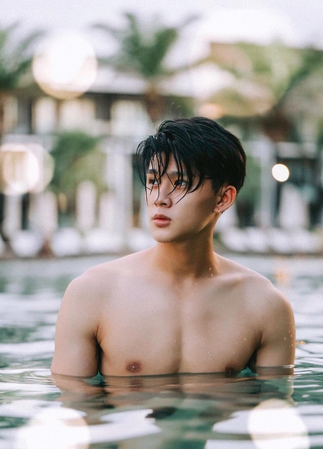 Người mẫu Hoàng Quốc Trung tung loạt ảnh sống ảo, điển trai ở Ninh Bình-1