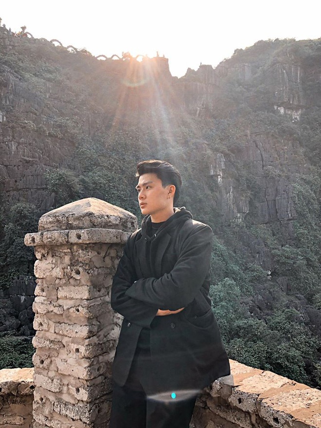 Người mẫu Hoàng Quốc Trung tung loạt ảnh sống ảo, điển trai ở Ninh Bình-2