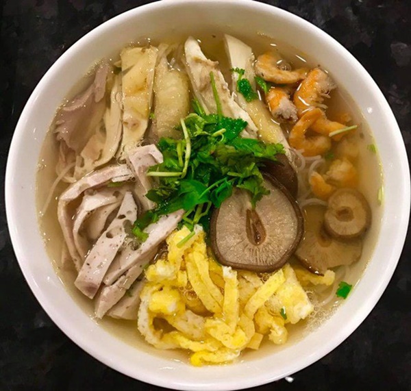 Quyết ăn nhiều để tăng đề kháng chống dịch, Lã Thanh Huyền làm chị em trầm trồ-17