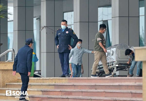 Vị bác sĩ trực tiếp đối mặt Corona: Kinh khủng, người ta kêu gọi uống cả nước tiểu. Chúng tôi quá kiệt sức vì fake news-12