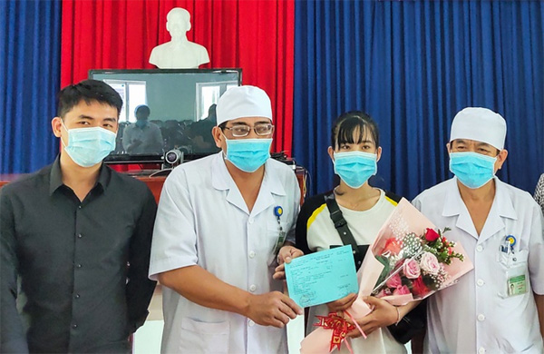 Nữ lễ tân ở Nha Trang được chữa khỏi virus corona: Tôi đã hết sợ hãi-1