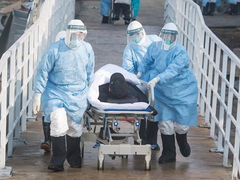 Bé 11 tháng tuổi nhiễm virus corona khỏi bệnh, được xuất viện-2