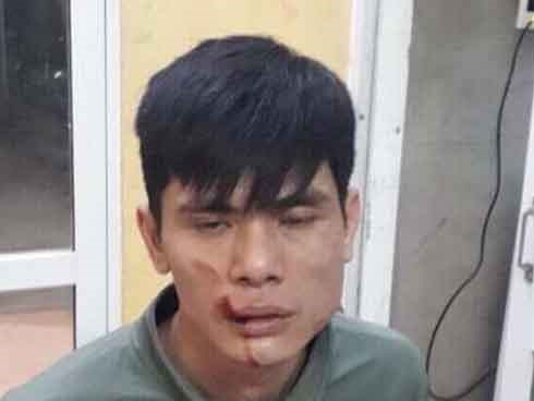 Thiếu tiền tiêu, mua... súng đồ chơi đến công ty cũ cướp tài sản