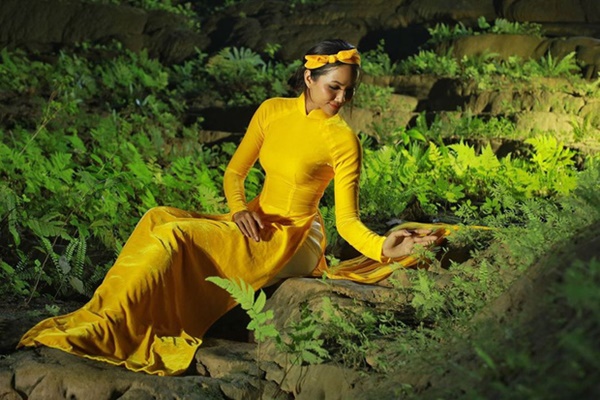 Bị nghi chụp ảnh trong hang Sơn Đoòng khi đang có rác thải bừa bãi xung quanh, H’Hen Niê chính thức lên tiếng-1