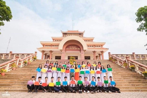 Bộ ảnh kỷ yếu đeo khẩu trang kín mít giữa mùa dịch Corona của học sinh Long An gây bão mạng xã hội-2