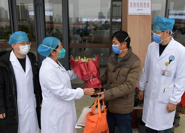 892 bệnh nhân nhiễm virus corona ở Trung Quốc đã xuất viện-1