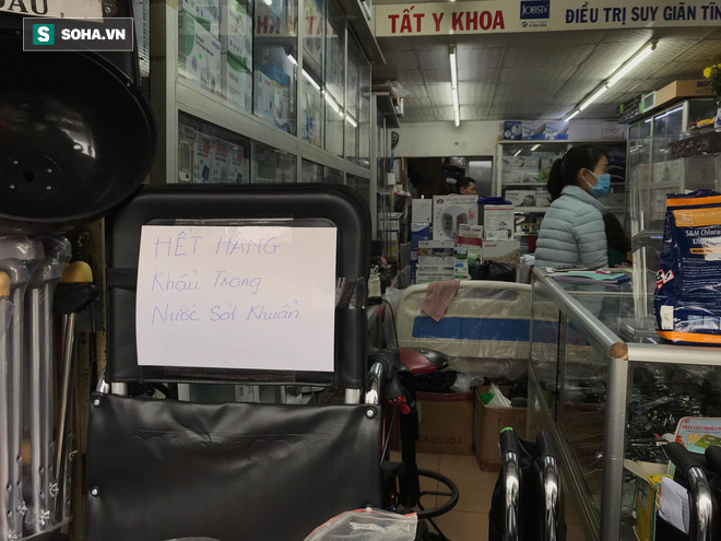 Cửa hàng thuốc tại HN treo biển bán giá niêm yết, giới hạn số lượng khẩu trang được mua-8