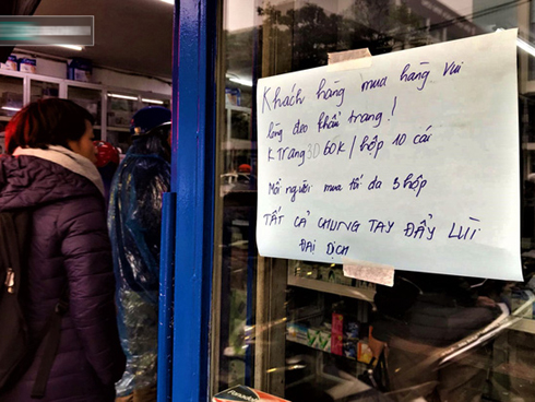 Quán hàng ế ẩm, doanh thu lao dốc vì dịch cúm Corona-5