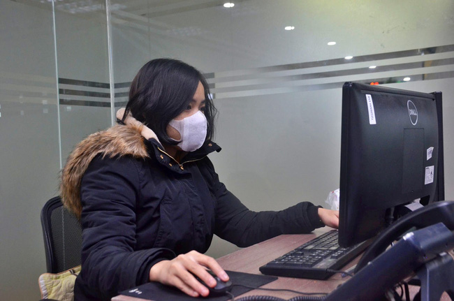 Yêu cầu hội bỉm sữa công sở nghỉ ở nhà trông con mùa dịch corona, cô gái khiến dân mạng tranh cãi nảy lửa-1