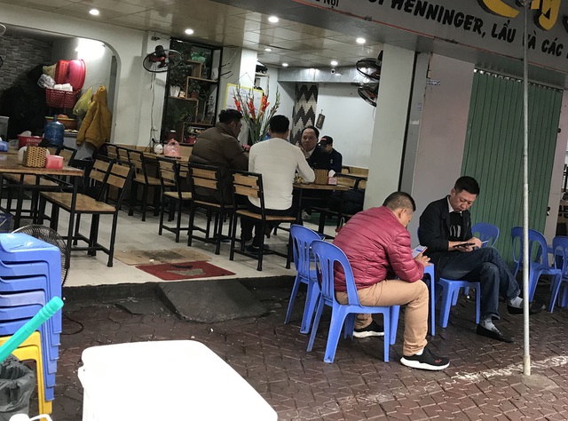 Quán hàng ế ẩm, doanh thu lao dốc vì dịch cúm Corona-3