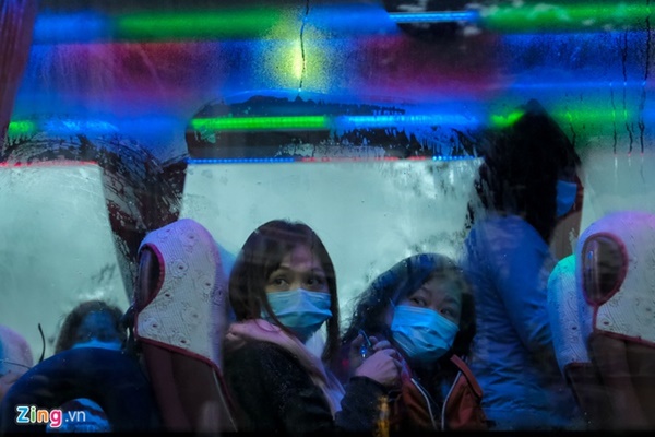 Hà Nội: Khách du lịch bất ngờ khi cầu Thê Húc đóng cửa-7