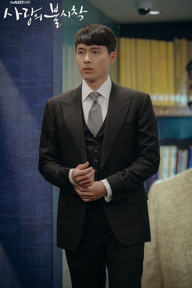 Muốn lịm đi mỗi lần Hyun Bin diện vest cực bảnh trong Hạ Cánh Nơi Anh, lỡ mai này rời xa thì Son Ye Jin biết sống sao?-9