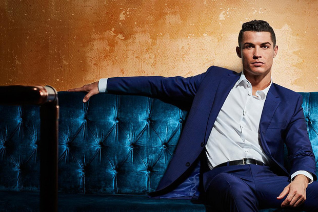 Trong ngày sinh nhật tuổi 35, Ronaldo bất ngờ bị fan đào lại ảnh từ 30 năm trước: Hóa ra, CR7 vốn đẹp trai từ bé-6