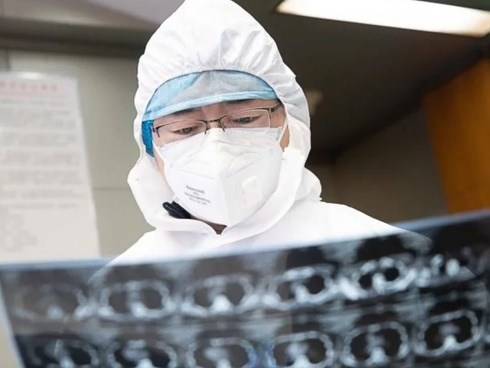 TQ có 563 ca tử vong vì virus corona, 28.018 ca nhiễm