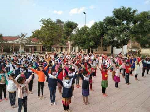 Diễn biến sức khỏe 2 giáo viên và 34 học sinh có biểu hiện ho, sốt ở Điện Biên