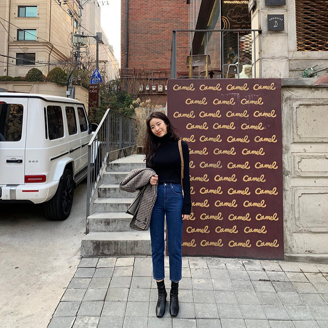 Để 2020 mặc đẹp bá cháy” hơn năm cũ, nàng nào cũng nên tậu gấp 5 kiểu quần jeans sau-10