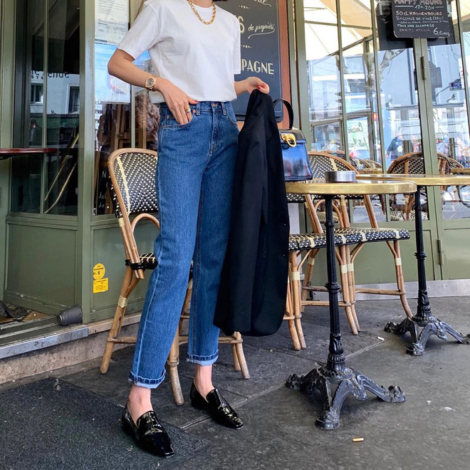Để 2020 mặc đẹp bá cháy” hơn năm cũ, nàng nào cũng nên tậu gấp 5 kiểu quần jeans sau-12