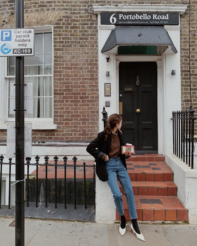 Để 2020 mặc đẹp bá cháy” hơn năm cũ, nàng nào cũng nên tậu gấp 5 kiểu quần jeans sau-15