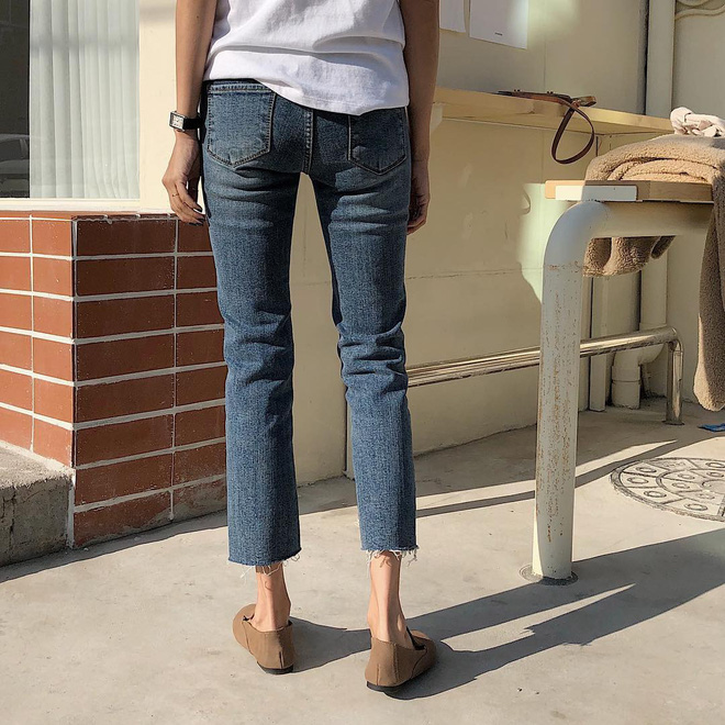 Để 2020 mặc đẹp bá cháy” hơn năm cũ, nàng nào cũng nên tậu gấp 5 kiểu quần jeans sau-19