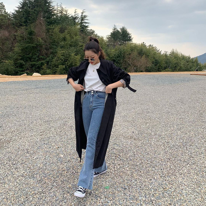 Để 2020 mặc đẹp bá cháy” hơn năm cũ, nàng nào cũng nên tậu gấp 5 kiểu quần jeans sau-7