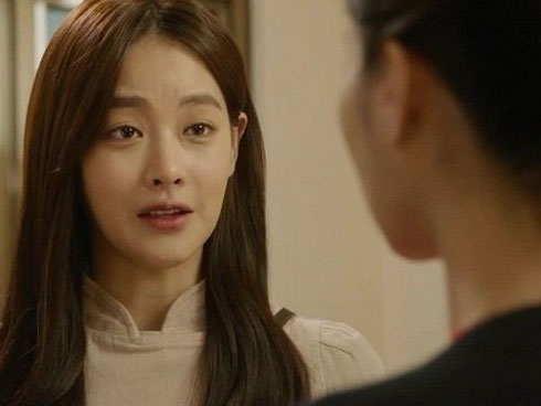 Mỗi khi nhìn tờ đăng kí kết hôn cùng giấy khai sinh của con được chồng đóng khung treo trang trọng giữa phòng khách, tôi lại thấy cay đắng, hụt hẫng tột độ-3