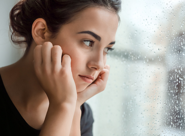 Chạm mặt anh rể trong khách sạn, tôi ngớ người khi hiểu lý do chị gái phải bươn chải, làm cả lao công để kiếm tiền dù nhà chẳng thiếu thứ gì-1