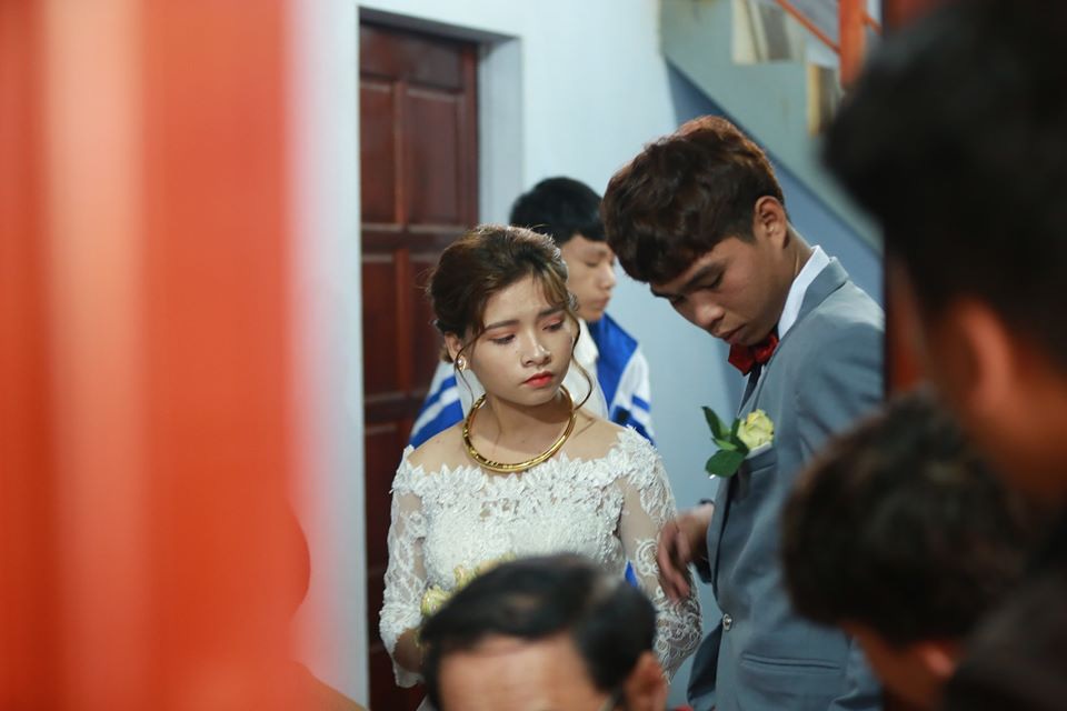 Nhiếp ảnh gia lên tiếng về thông tin cô dâu 15 tuổi đã lên xe hoa”, tiết lộ đằng sau một sự thật khác đáng chú ý không kém!-4