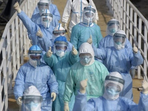Trung Quốc bắt đầu thử nghiệm lâm sàng thuốc điều trị virus corona