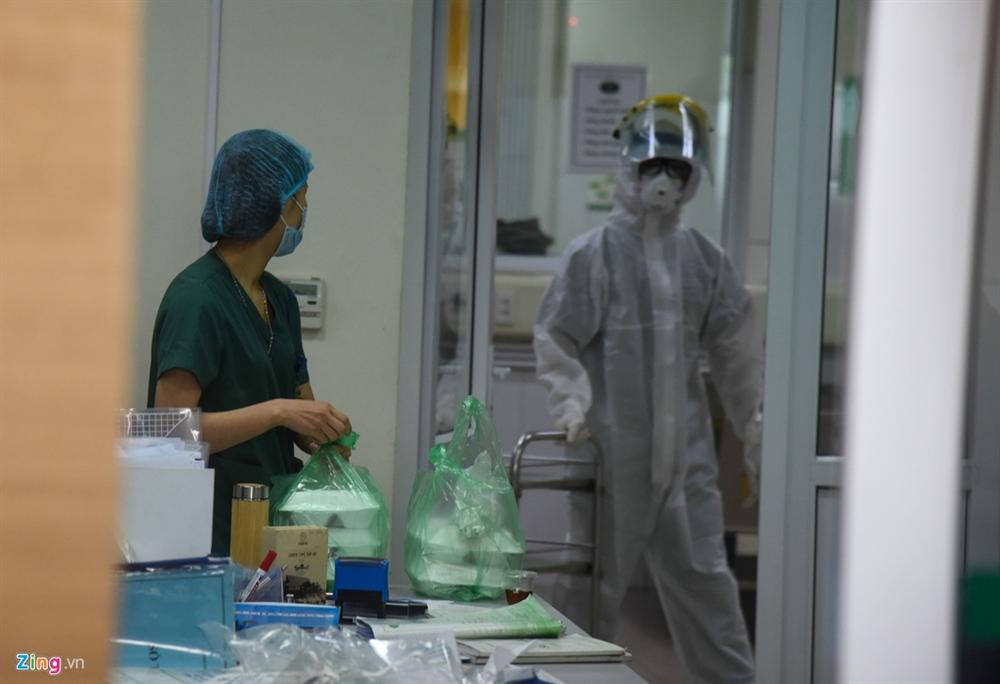 Bệnh nhân cách ly vì nhiễm virus corona ăn uống như thế nào?-2