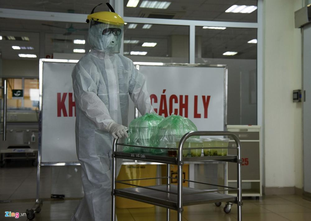 Bệnh nhân cách ly vì nhiễm virus corona ăn uống như thế nào?-3