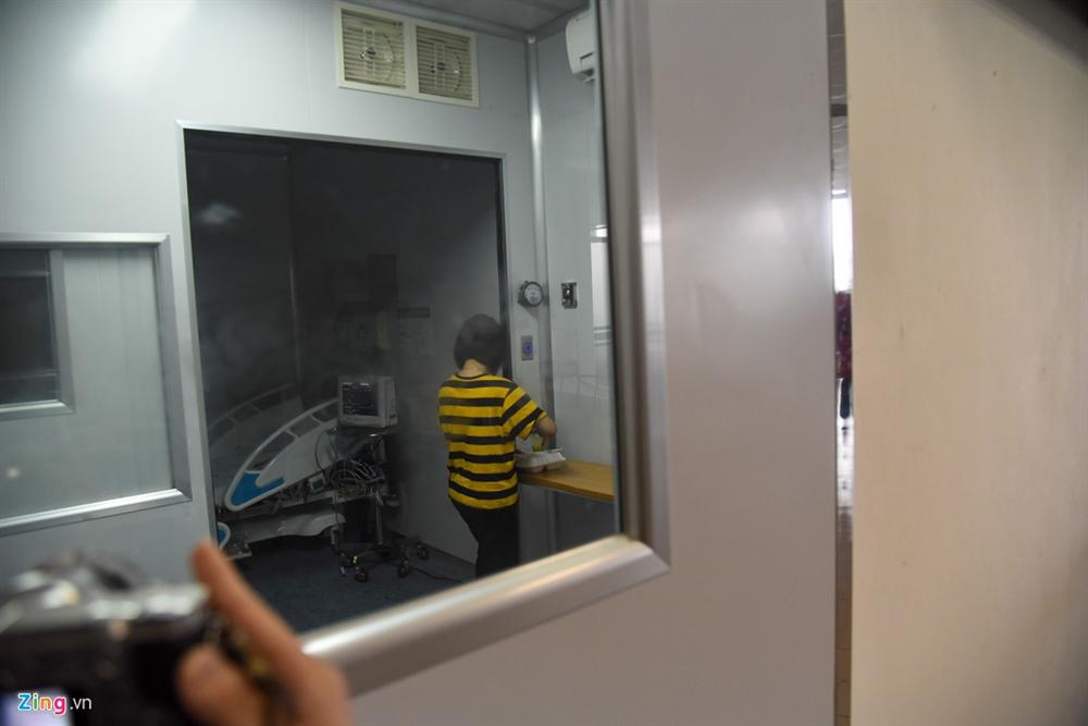 Bệnh nhân cách ly vì nhiễm virus corona ăn uống như thế nào?-6