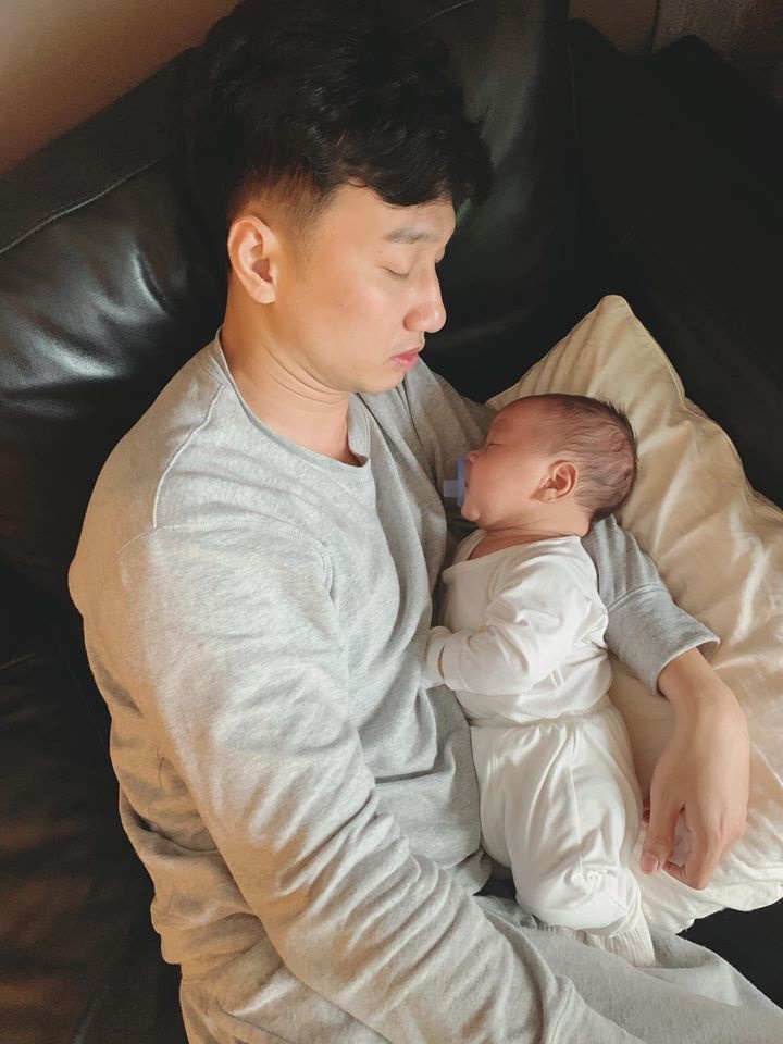 Hai bé trai song sinh đáng yêu nhà MC Thành Trung-5