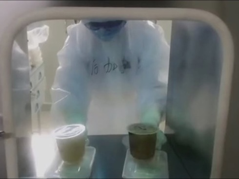 Video: Quân đội phun khử trùng khu vực có ca Covid-19 thứ 17 ở Hà Nội-1