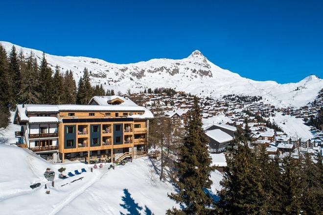 Choáng ngợp trước vẻ đẹp siêu thực của ngôi làng không xe hơi được mệnh danh là thiên đường mùa đông ở Thụy Sĩ-5