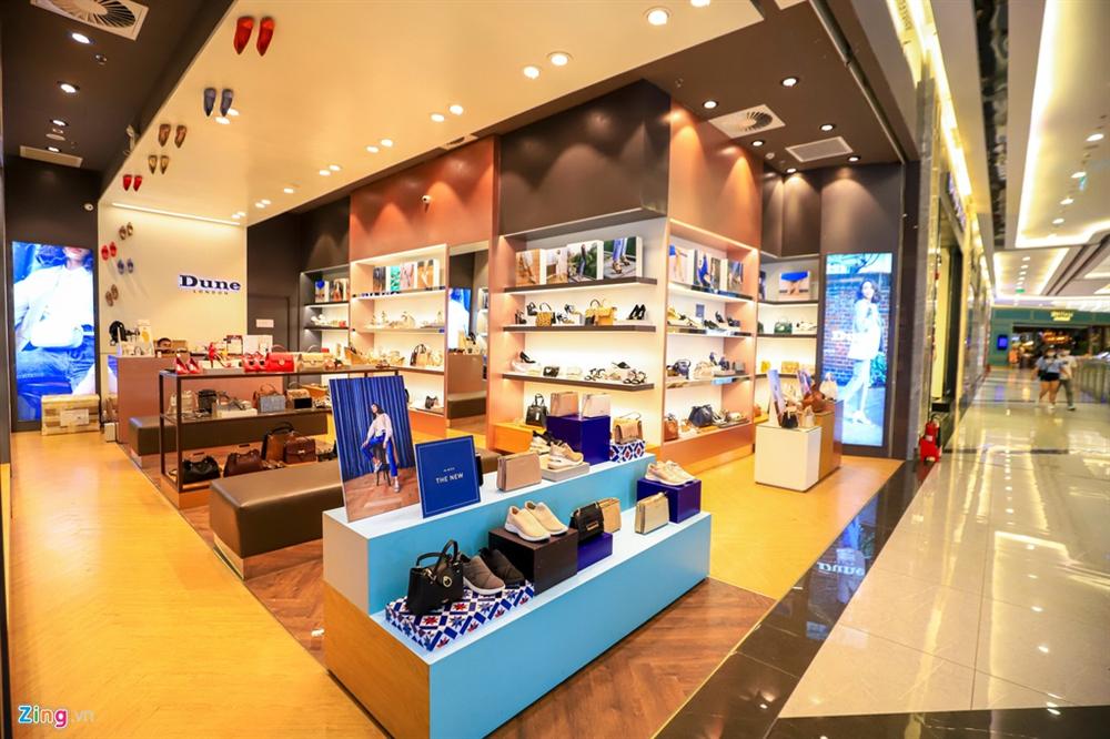 Cảnh vắng lặng khác lạ ở các trung tâm thương mại TP.HCM-3